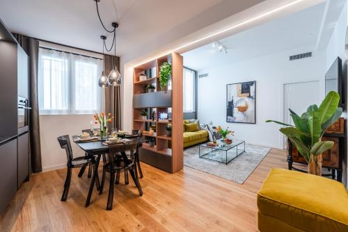 tHE Golden Retreat San Babila Duomo — 4-Star Luxury Hotel in Milan, Italy