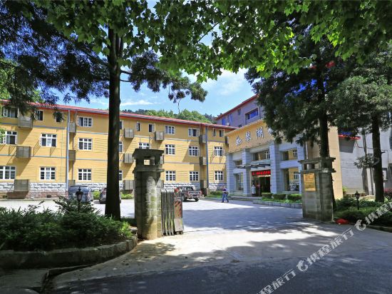 Lushan Ruqinghu Hotel in Luyang, People's Republic of China