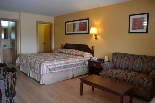Deluxe Inn and Suites Weslaco - photo 10