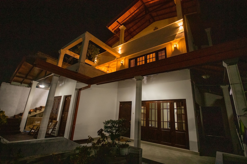 Golden Shower Inn in Kandy, Sri Lanka