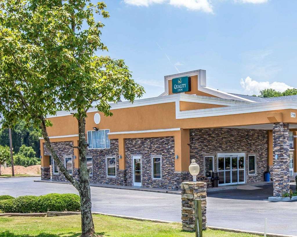 Quality Inn Greenwood Hwy 25 - photo 3