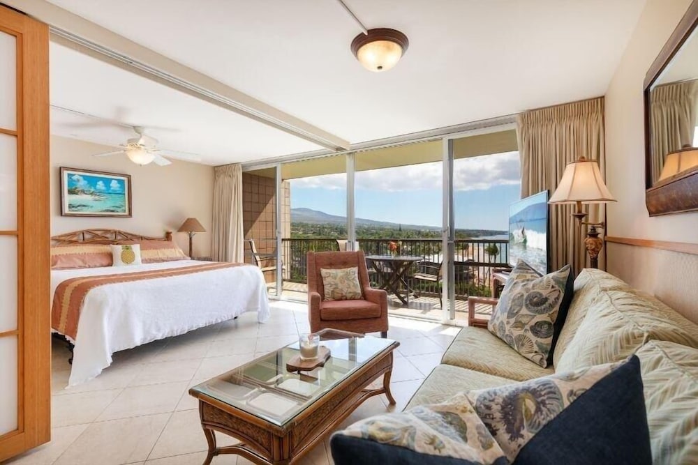 Mana Kai Maui Resort #812c 2 Bedroom Condo by RedAwning - photo 2