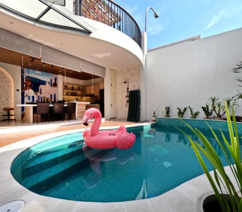 Casa de Jingga KBP with Aesthetic Pool Fun for Family & Friends Near Whoosh High Speed Train — 4-Star Luxury Hotel in Padalarang, Indonesia
