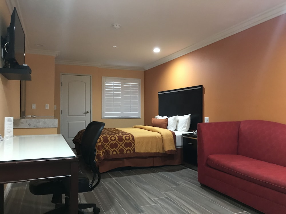 Executive Suites Inn - photo 4