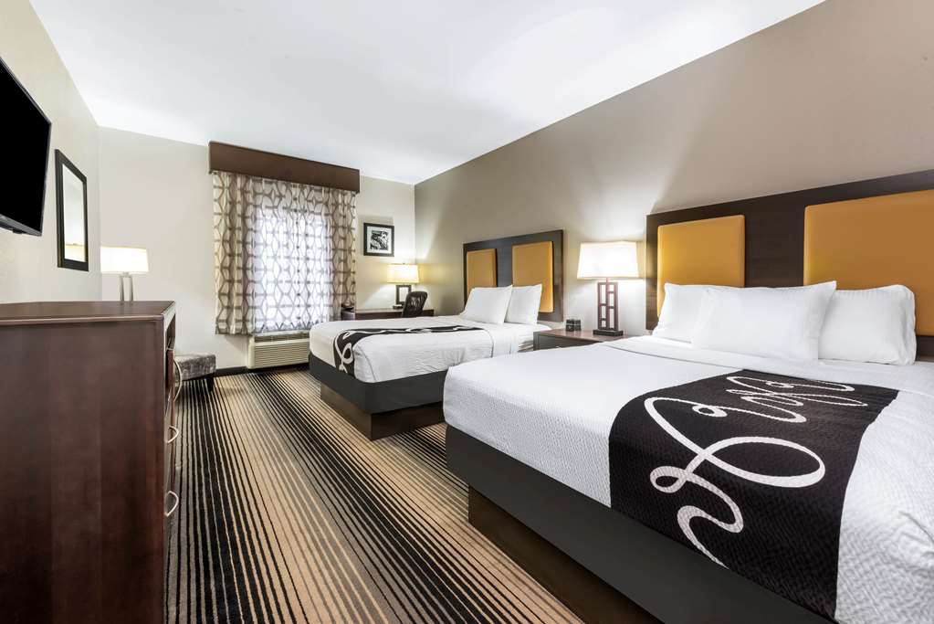 La Quinta Inn & Suites by Wyndham Orange - photo 21
