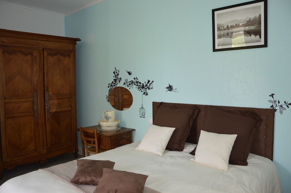 Le Logis Des Bessons — Burie — photo 5