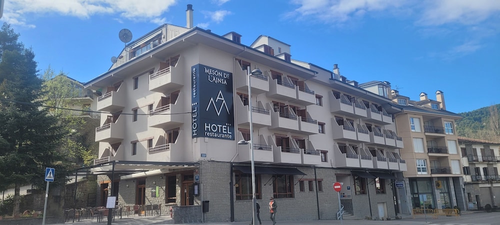 Hotel Meson de L Ainsa - carbon neutral hotel in Ainsa