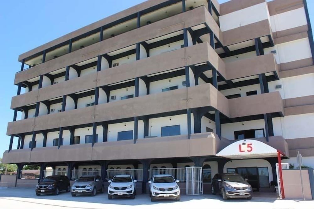L5 Hotel - last minute hotel in Weno