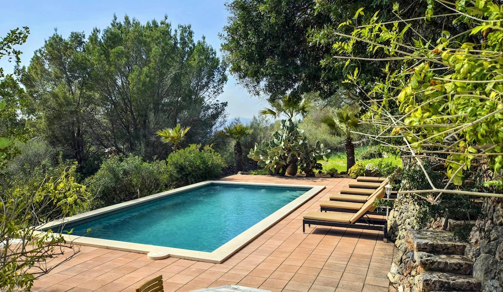 Finca in Santa Maria With Private Saltwater Pool — hotel in Santa Maria Del Cami
