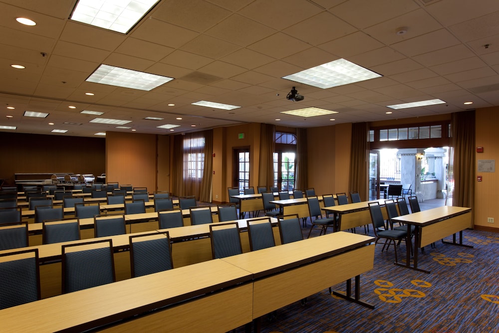 Courtyard by Marriott Old Town - photo 42