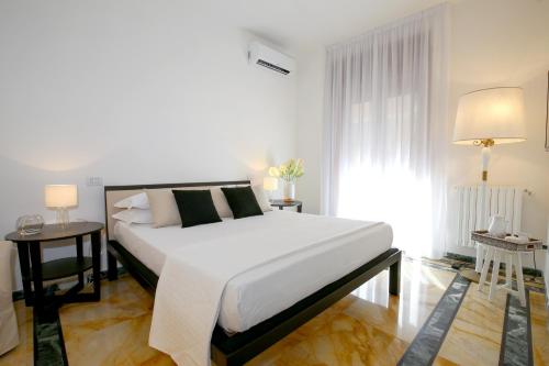 Starhost Golden Suite — 4-Star Luxury Hotel in Salerno, Italy