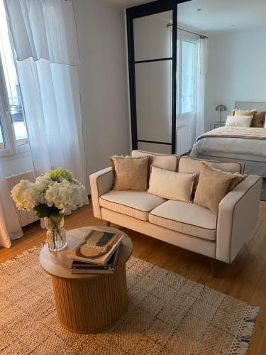 Le Traverse Elegant T2 Au Cœur du Centre Ville in Brest, France