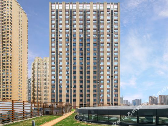 Horizontal line Hotel - carbon neutral hotel in Wuhan