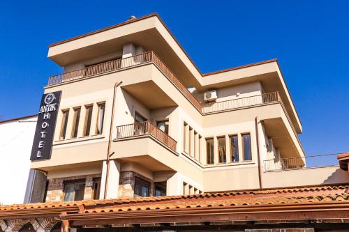 Antik Hotel in Durres, Albania