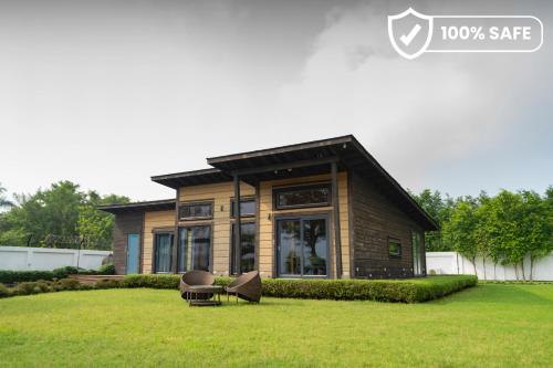SaffronStays Paradise Pines Dehradun cliff villa with valley & forest views — 4-Star Luxury Hotel in Dehra Dun, India