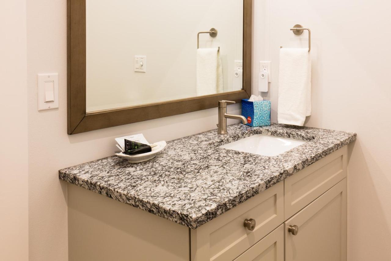 The Web Suites - photo 8
