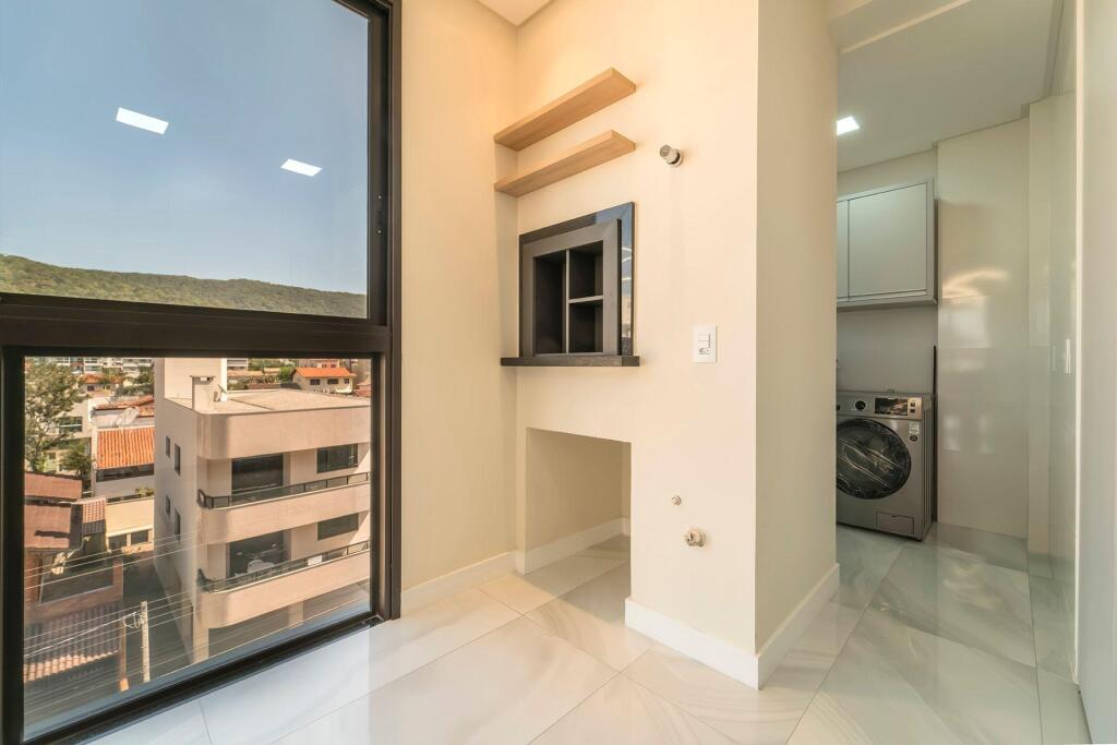 Apartamento 2 suítes em Bombas