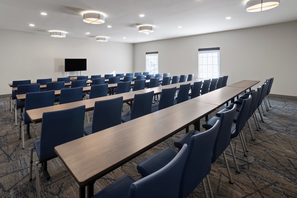 Holiday Inn Express Hotel & Suites Brattleboro by IHG - photo 54