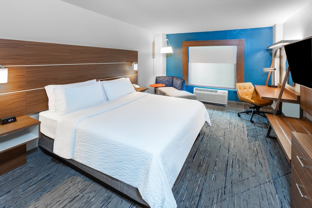 HI Express El Paso Downtown by IHG - photo 6