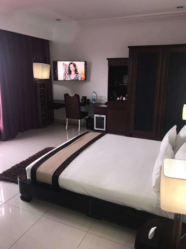 Royal Palm — Libreville — photo 4