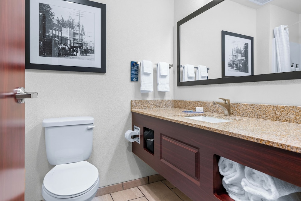 Cobblestone Hotel & Suites Lynden - photo 64