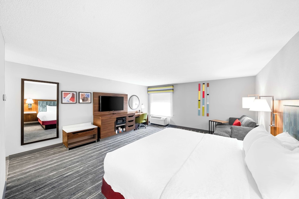 Hampton Inn Lincoln South Heritage Park - photo 22