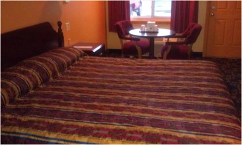Rumford Motor Inn - photo 11
