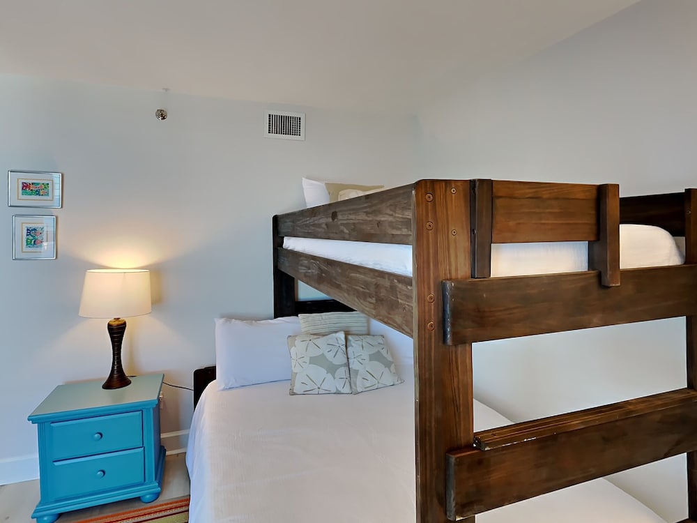 Tristan Towers by Southern Vacation Rentals - photo 4