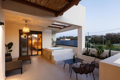 Isla Luxury Apartments Private Hot tub 100m from beach — 4-Star Luxury Hotel in Rethymno, Greece