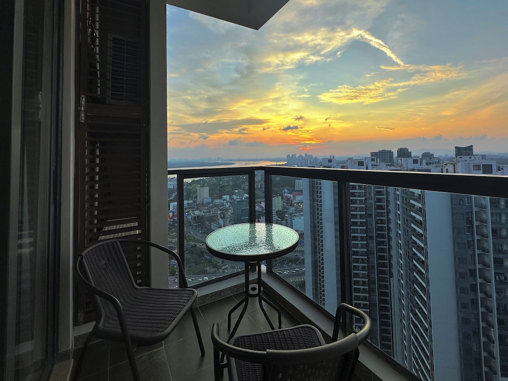 R&F Princess Cove 2 3BR Sea View JB CIQ by Good Life Homestay — 4-Star Luxury Hotel in Johor Bahru, Malaysia
