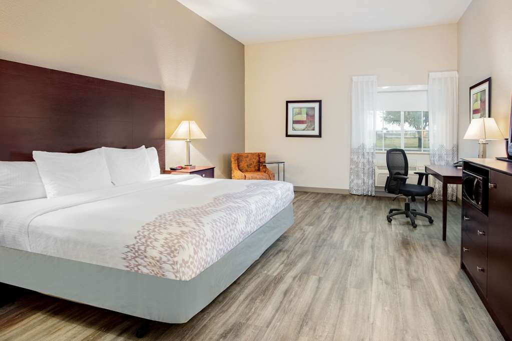 La Quinta Inn & Suites by Wyndham McKinney - photo 29