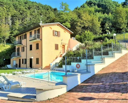 Sobrado Com Piscina - carbon neutral hotel in Unknown City