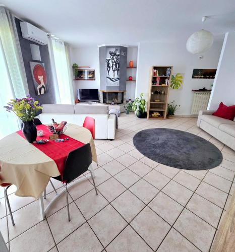 Zara House Lake And Pet Friendly — 4-Star Luxury Hotel in Brusimpiano, Italy