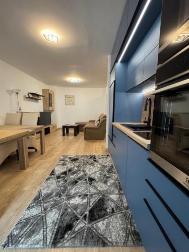 2 Comfy Rooms Apartment — 4-Star Luxury Hotel in Iasi, Romania
