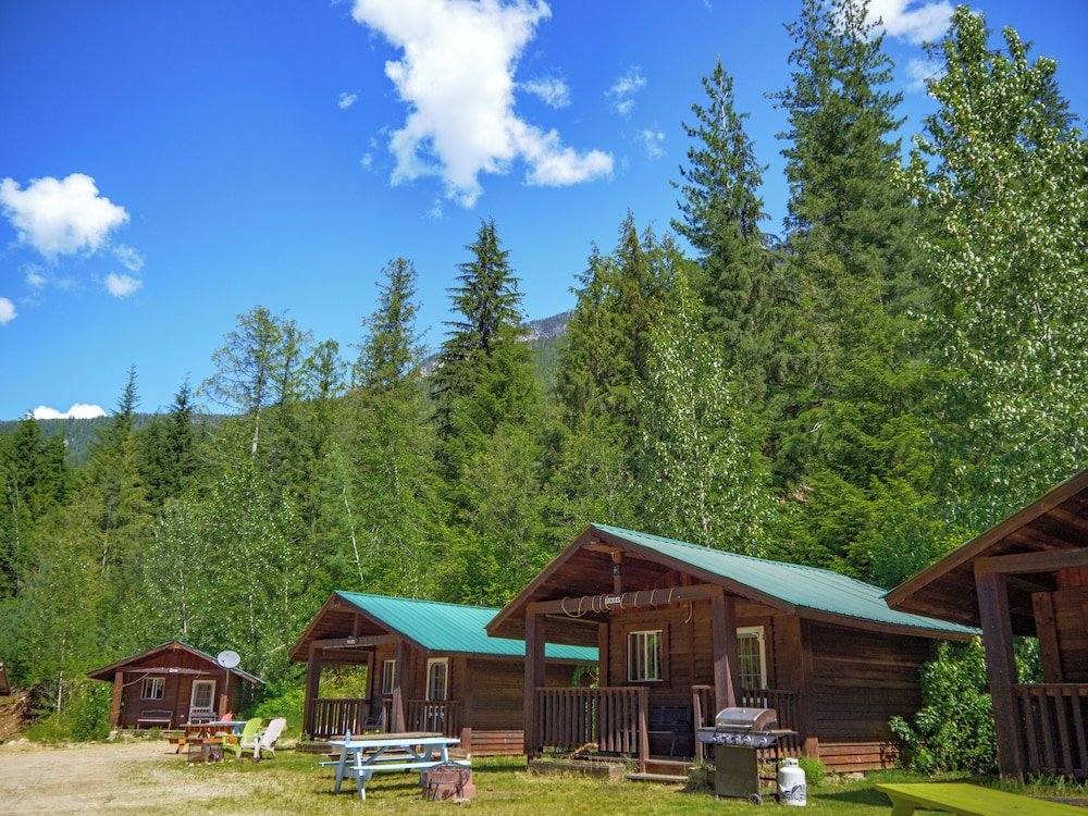 Noah’s Ark Resort in Revelstoke, Canada