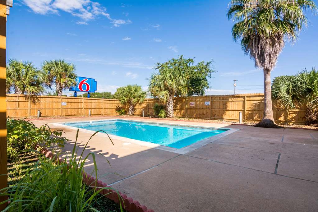 Motel 6 Freeport TX - photo 11