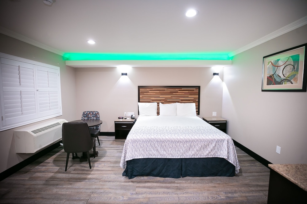 Diamond Bell Inn & Suites - photo 19