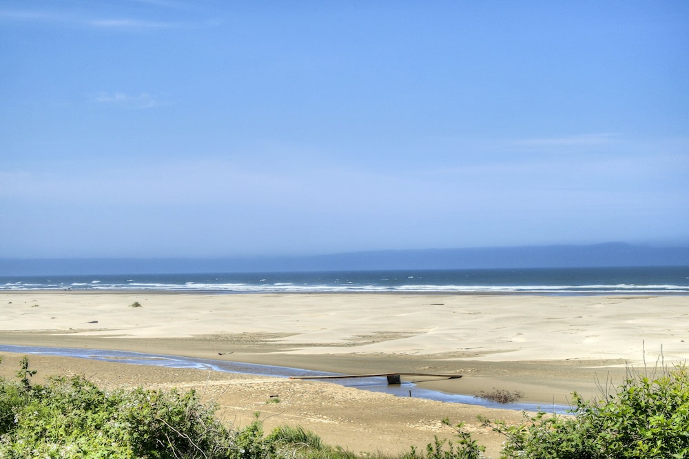 Little Creek Cove Beachfront Resort - photo 9