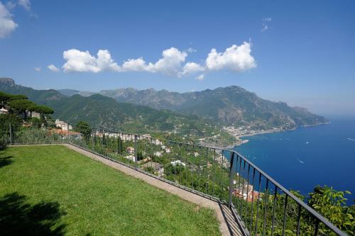 Villa Mareluna vista mare — 4-Star Luxury Hotel in Ravello, Italy