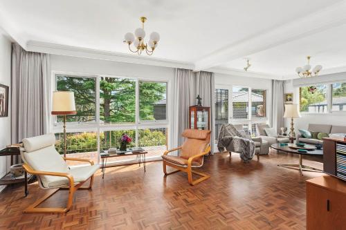 Boutique Stays That 70s House — 4-Star Luxury Hotel in Mount Waverley, Australia