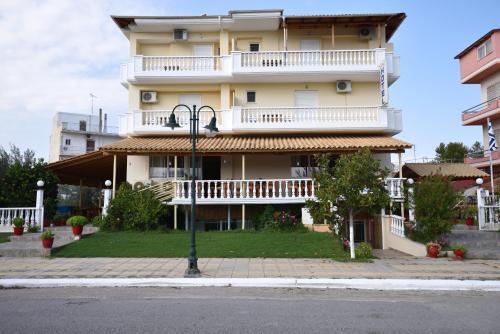Panorama - carbon neutral hotel in Delphi