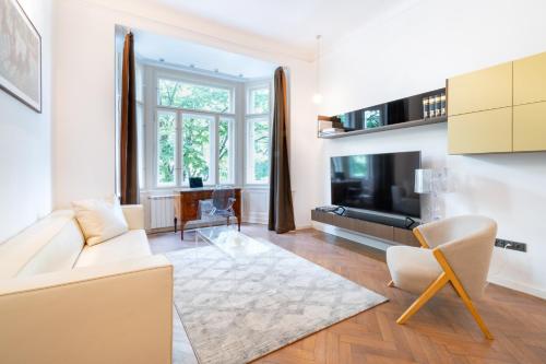 Elegant Paris Ave apartment with a Terrace — 4-Star Luxury Hotel in Prague, Czech Republic