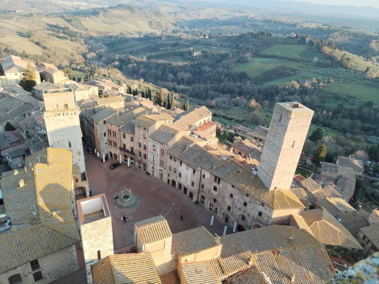 Appartamento Cisterna 33 — 4-Star Luxury Hotel in San Gimignano, Italy