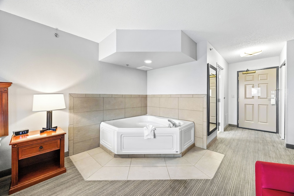 Country Inn & Suites by Radisson Marinette WI - photo 23