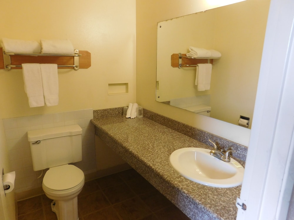 Auburn Motel - photo 26