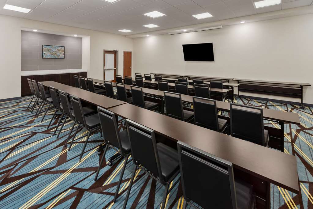 La Quinta Inn & Suites Coralville Iowa City - photo 28