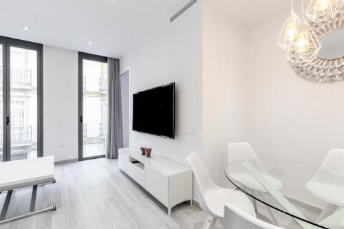 New and Bright 1BD 1BTH Malaga Centro — 4-Star Luxury Hotel in Malaga, Spain