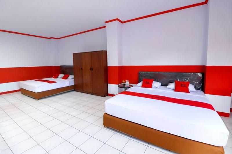 Reddoorz Plus Samratulangi Manado — Manado