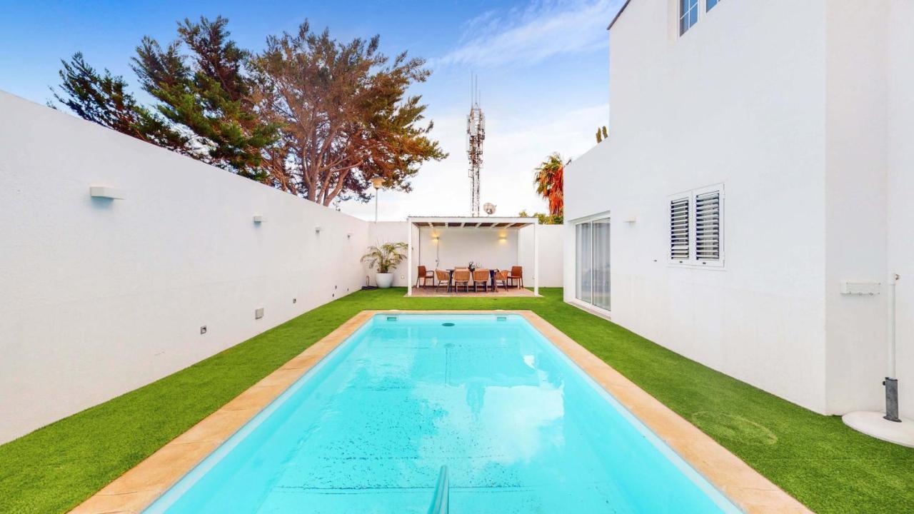 Villa Anil Lanzarote — 4-Star Luxury Hotel in Puerto Del Carmen, Spain