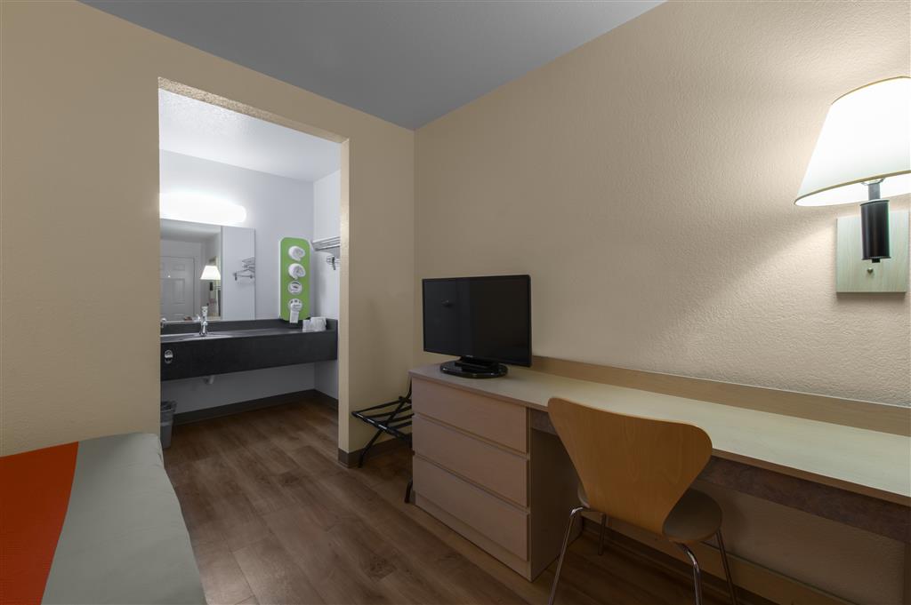 Motel 6 Saint Joseph MO - photo 6